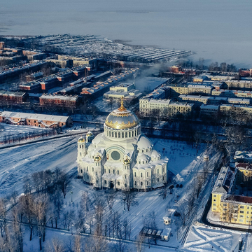 Эксклюзивный тур «Петергоф — Кронштадт» со скидкой 44%