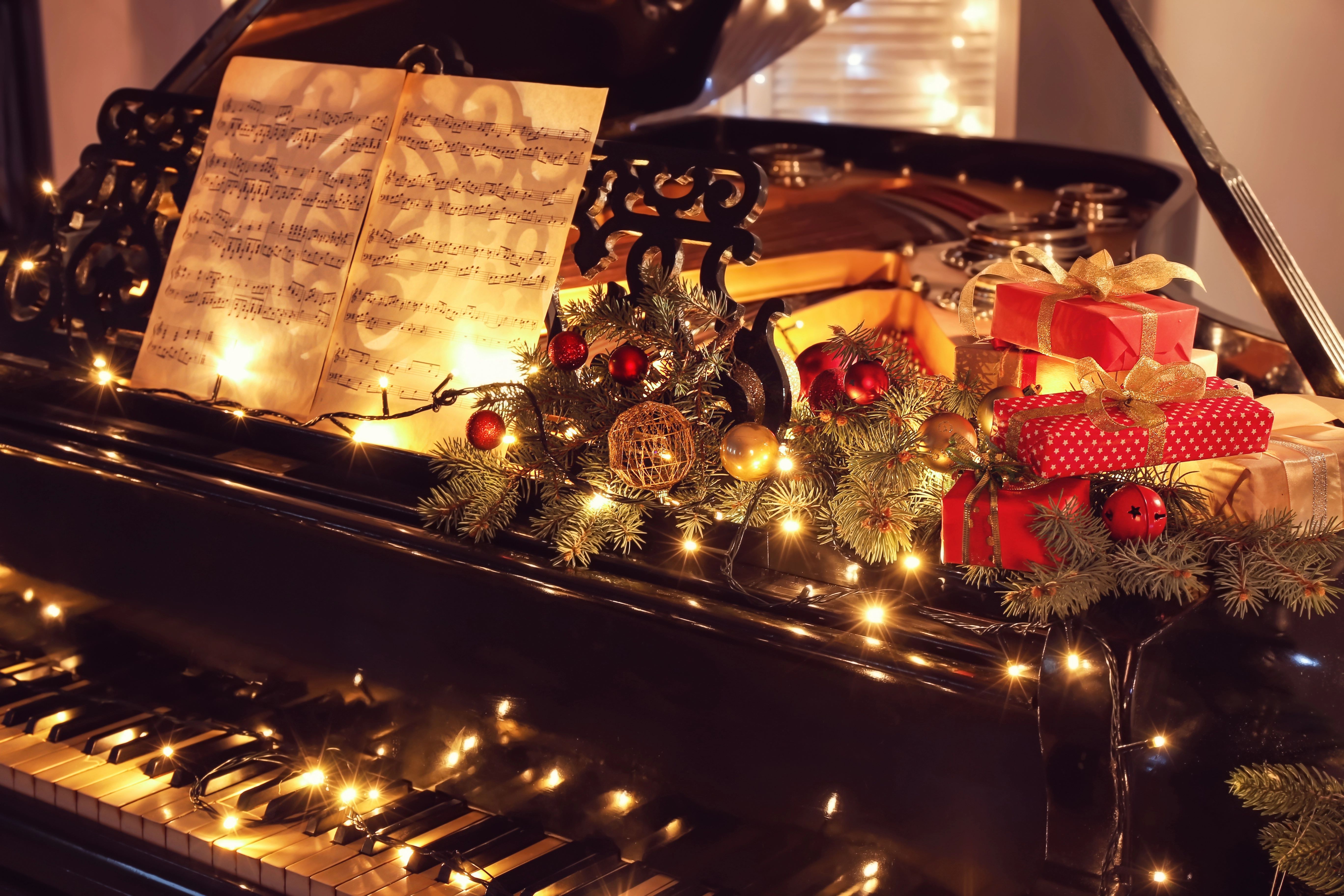 Новогодний концерт «От Вивальди до Jingle Bells» со скидкой 30%