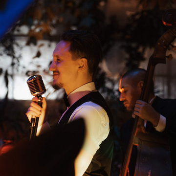 Концерт при свечах «Элвис Пресли Трибьют» (Elvis Presley Tribute) в Оранжерее Таврического сада Концерт при свечах «Элвис Пресли Трибьют» (Elvis Presley Tribute) в Оранжерее Таврического сада со скидкой 30%