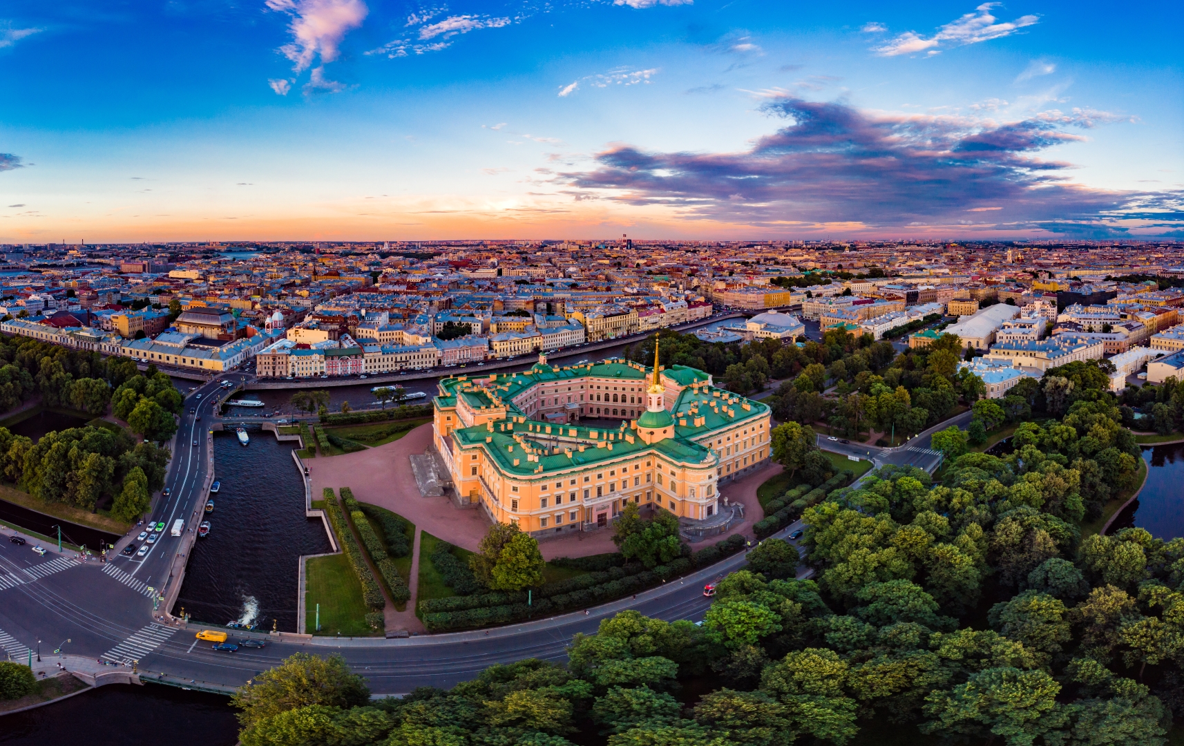 Автобусная экскурсия «Шифр Петербурга» со скидкой 50%
