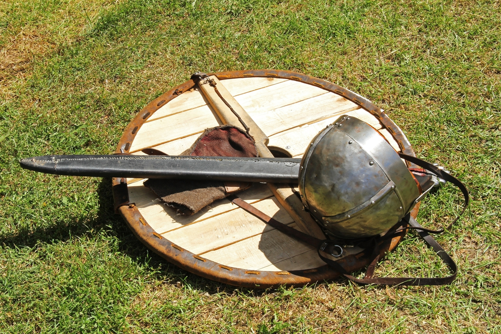 Выставка доспехов и оружия средневековья в Суздале
