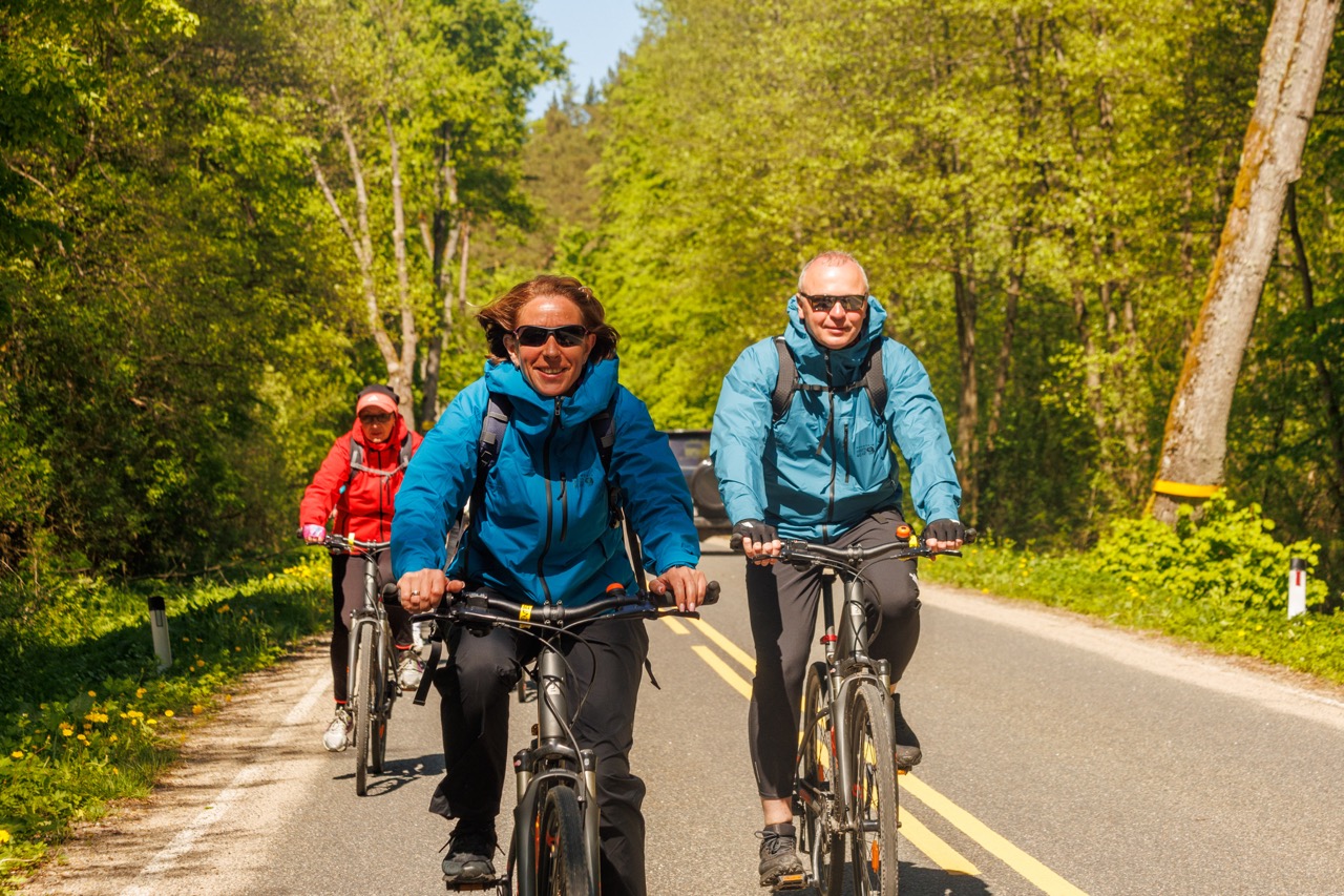 Велопрогулка вдоль Мазурского канала с экскурсией в Железнодорожном со скидкой 20%