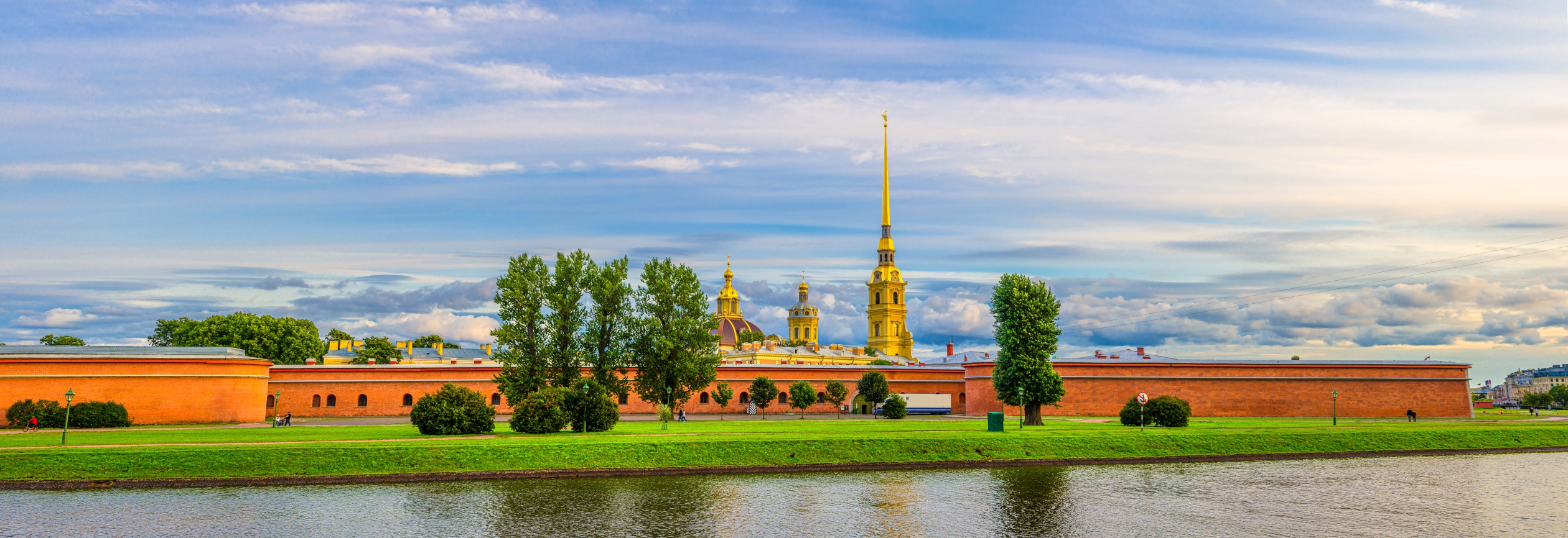 Большая обзорная экскурсия с посещением Петропавловской крепости и часовни Ксении Блаженной со скидкой 28%
