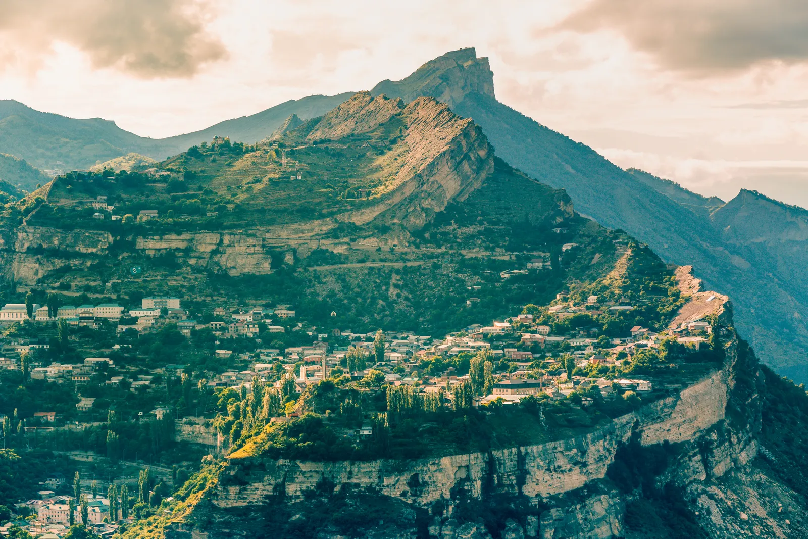 Автобусная экскурсия «Гуниб и Салтинское ущелье» со скидкой 20%