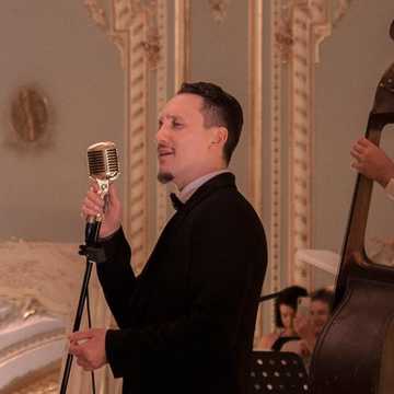 Концерт при свечах «Романтический джаз: FRANK SINATRA» в особняке Серебрякова