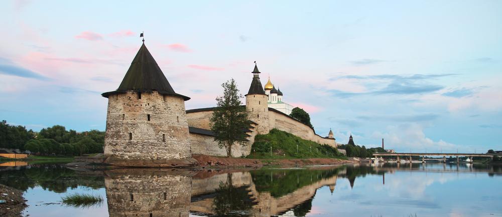 Однодневный тур «Древние крепости и храмы: Псков, Изборск, Печоры» со скидкой 40%
