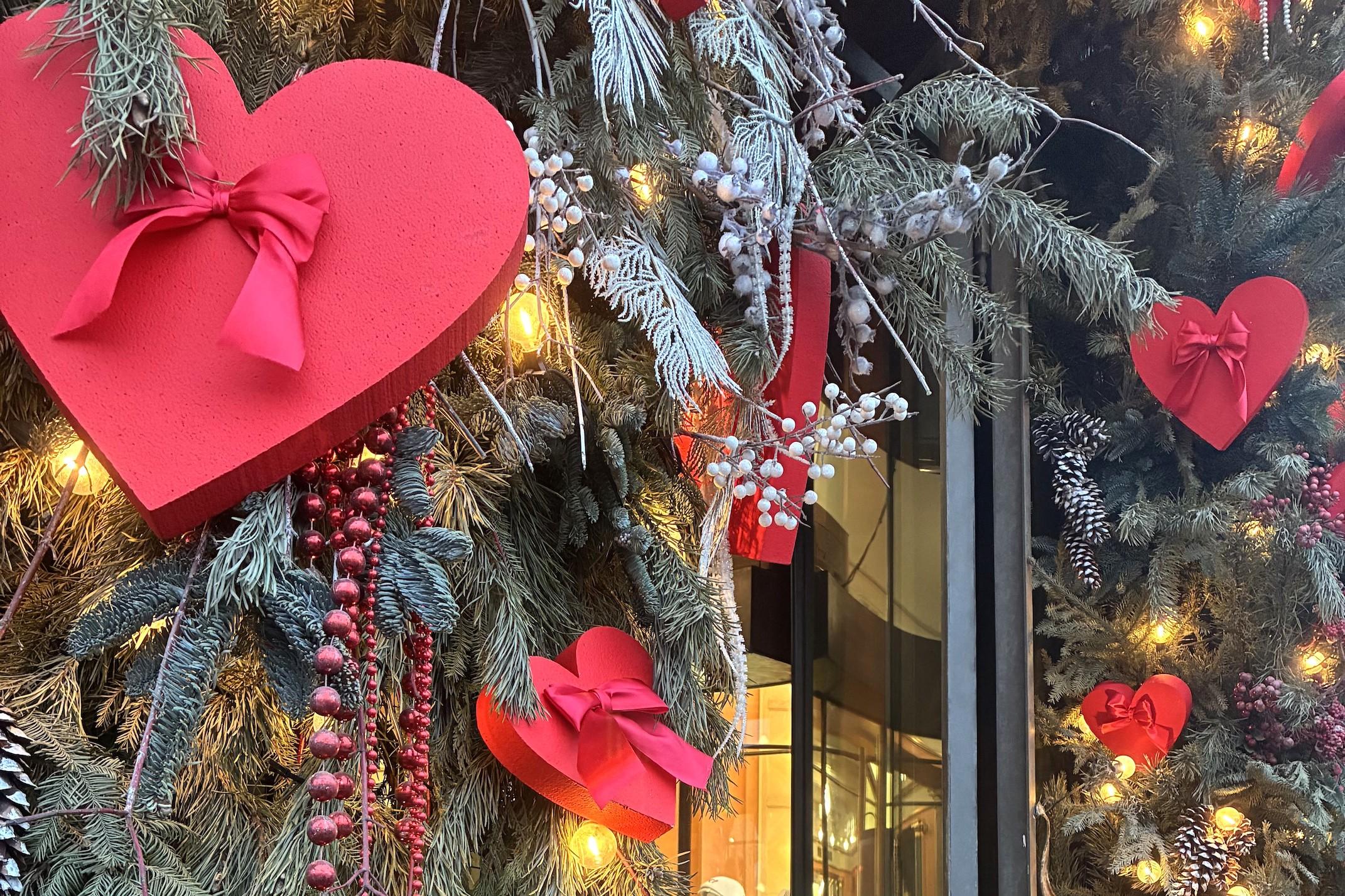 Россияне назвали 5 романтичных городов, где отметить 14 февраля