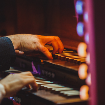 Концерт при свечах «Саундтреки на органе в величественном соборе» со скидкой 30%