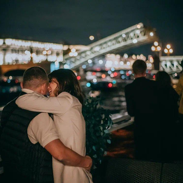 Ночное музыкально-иммерсивное шоу под разводными мостами «Шпиль: Тайный клуб на воде» со скидкой 48%