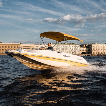 Аренда катера люкс-класса «Аврора» со скидкой до 33%