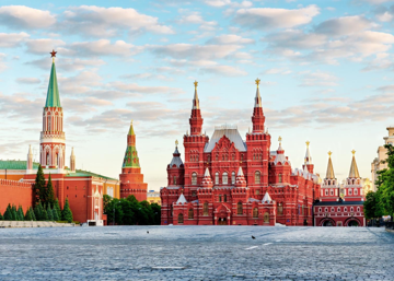 Пешеходная экскурсия «Красная площадь и окрестности» с угощением сладостями со скидкой до 74%
