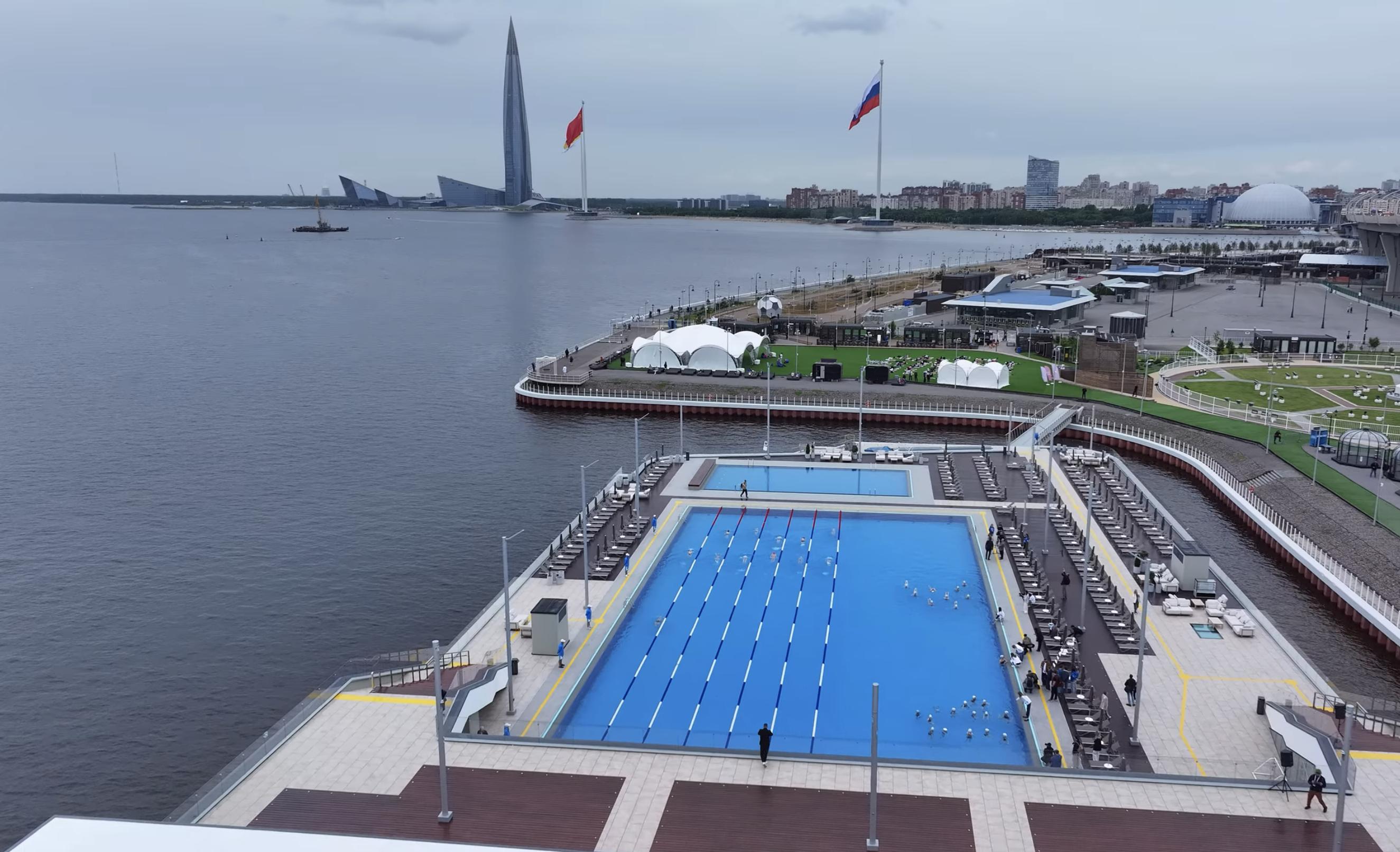 Бассейн у «Флагштока» возобновил работу после перерыва