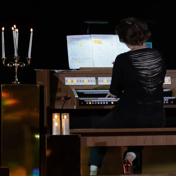 Концерт при свечах «Мировые саундтреки на органе» в Планетарии со скидкой 40%