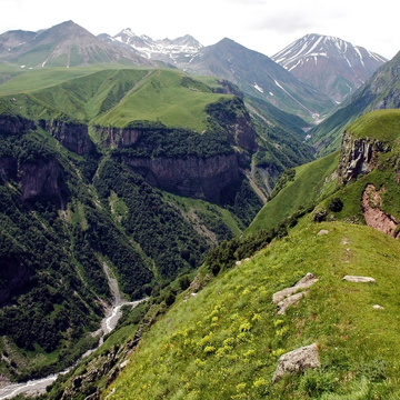 Автобусная экскурсия «Цейское ущелье и термальные источники»