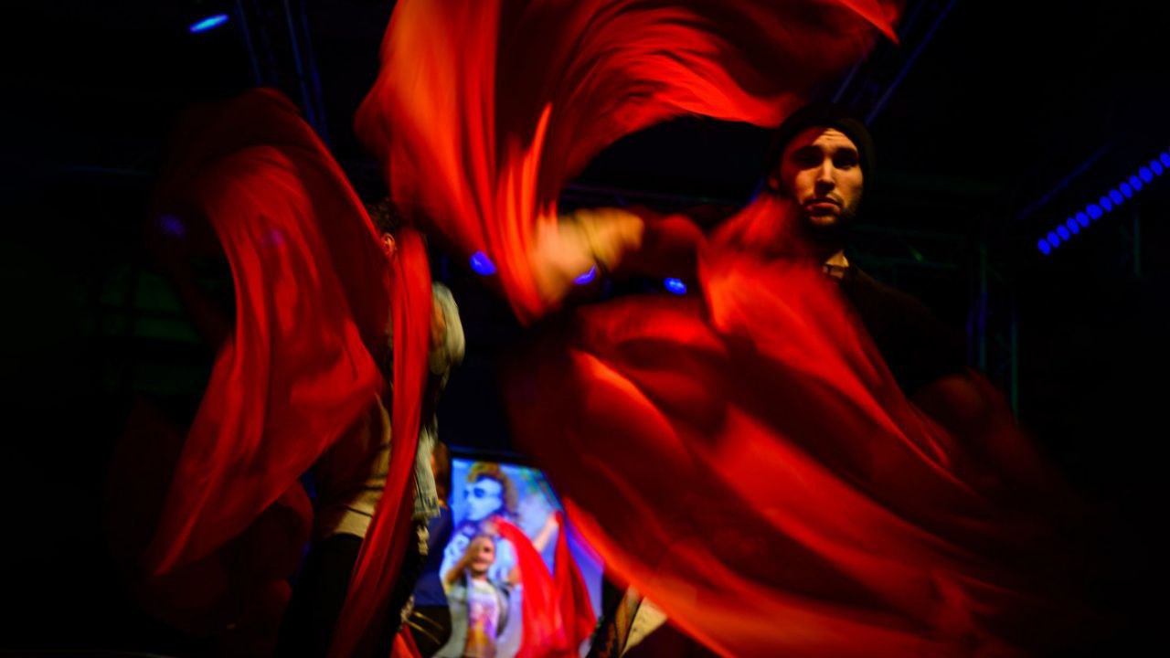 Танцевально-музыкальный перфоманс «СИНЕРГИЯ 20» на Новой сцене Александринского театра Танцевально-музыкальный перфоманс «СИНЕРГИЯ 20» на Новой сцене Александринского театра