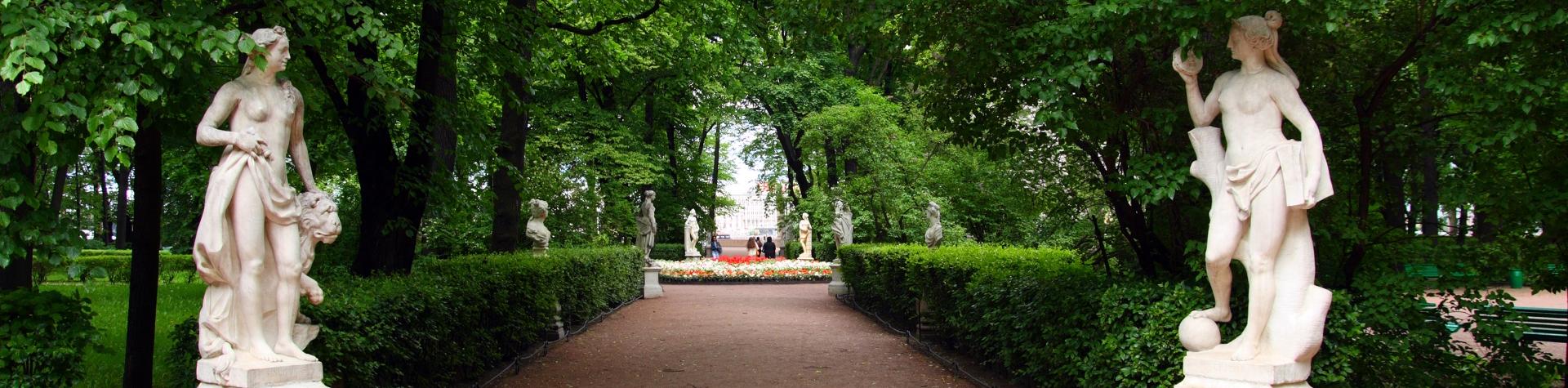 Экскурсия-квест «Сад, где оживают музы» в Летнем саду со скидкой 50%