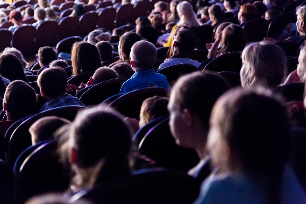 Более 400 детских спектаклей поставят в России в Год семьи