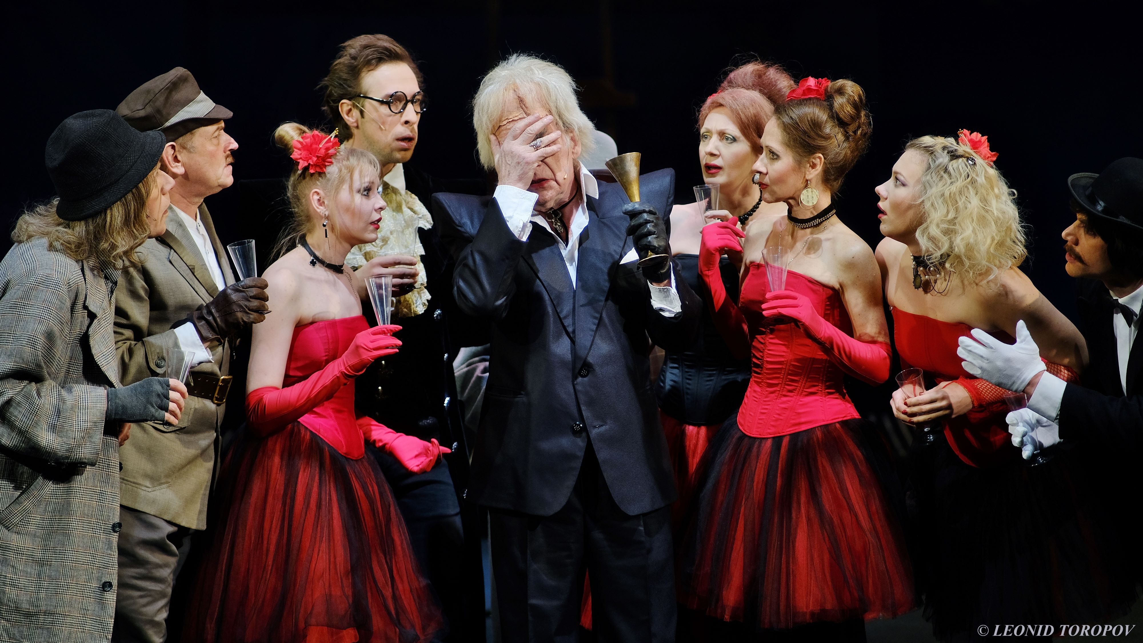 Спектакль «Дракон» в Театре комедии им. Акимова