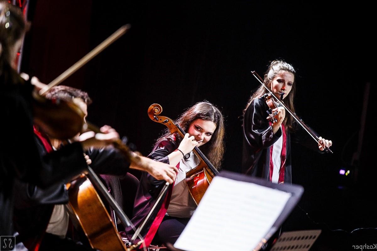 Концерт Atomic Cellos «Рок-хиты на виолончелях» на киностудии «Лендок» со скидкой 30%