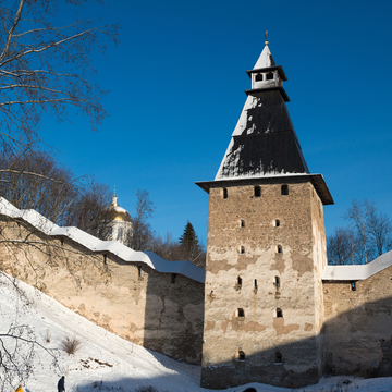 Новогодний тур на 2 дня «Новгород, Псков, Изборск, Печоры» со скидкой до 41%