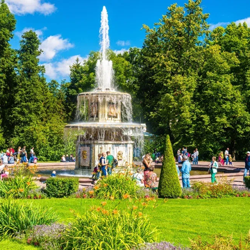 Тур на день «Ораниенбаум – Петергоф – Александрия» со скидкой 44%