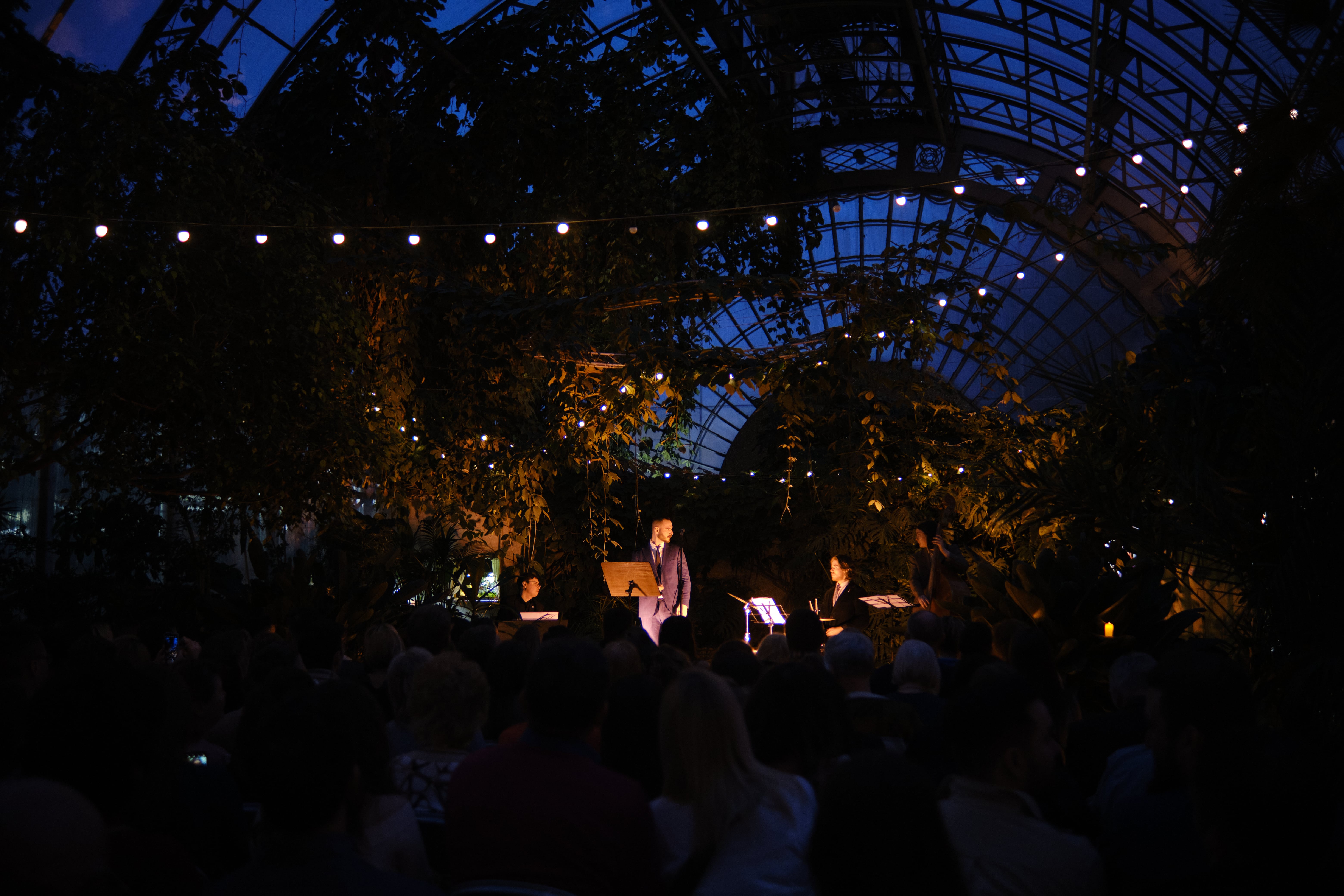 Концерт «Магия свечей. Рок-хиты на виолончелях» в Оранжерее со скидкой 30%