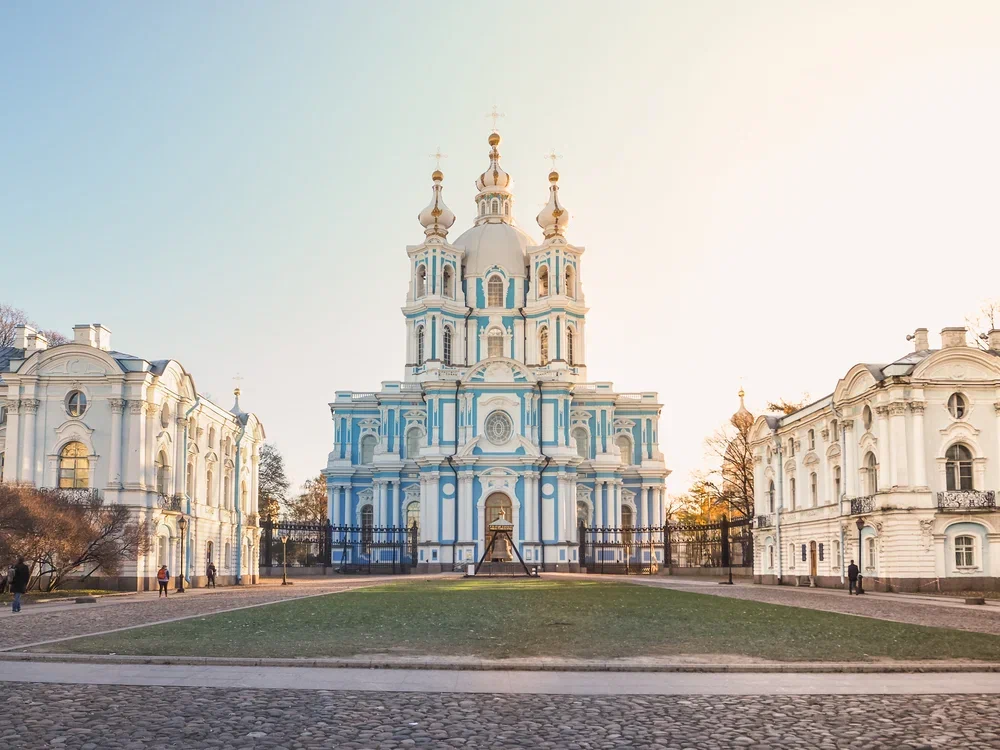 Смольный собор: жемчужина петербургского барокко