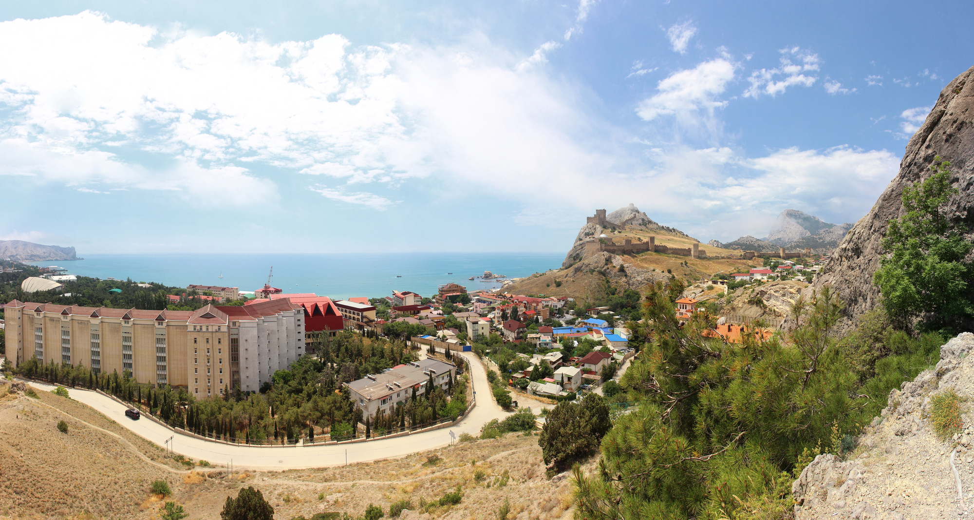 Автобусная экскурсия «Жемчужины Восточного Крыма: Судак и Новый Свет» со скидкой 20%