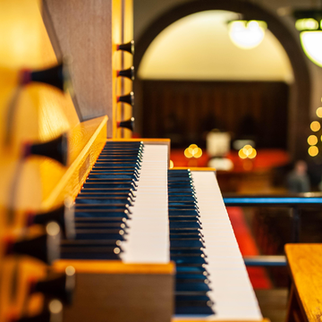 Концерт «Саундтреки и виртуозный орган при свечах» со скидкой 50%