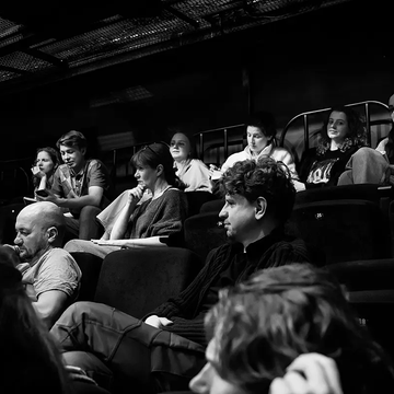 Спектакль «Пять женщин, предавшихся любви» Спектакль «Пять женщин, предавшихся любви»