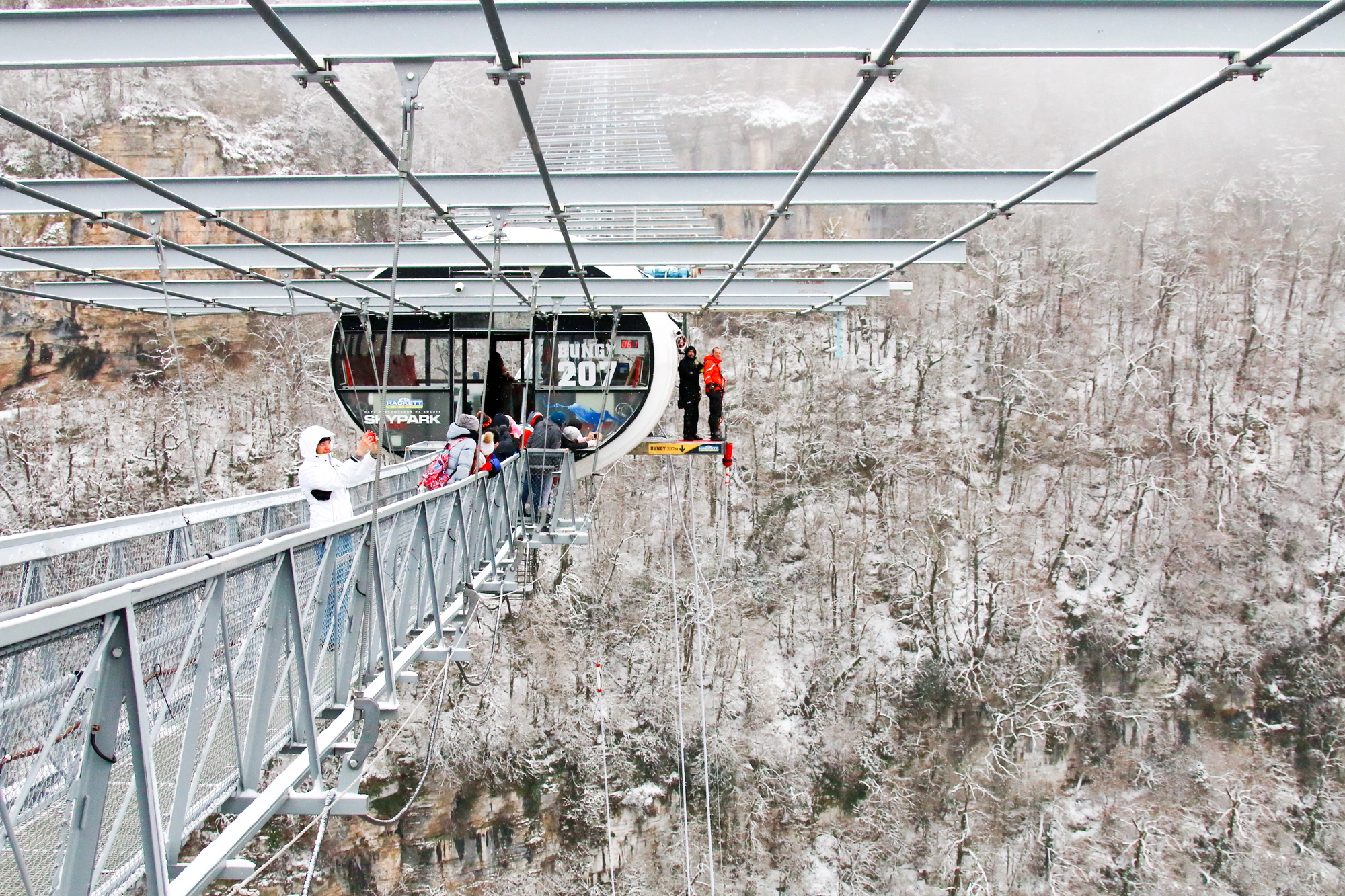 Индивидуальная экскурсия в Скайпарк, форелевое хозяйство и Ахштырскую пещеру Индивидуальная экскурсия в Скайпарк, форелевое хозяйство и Ахштырскую пещеру со скидкой 20%