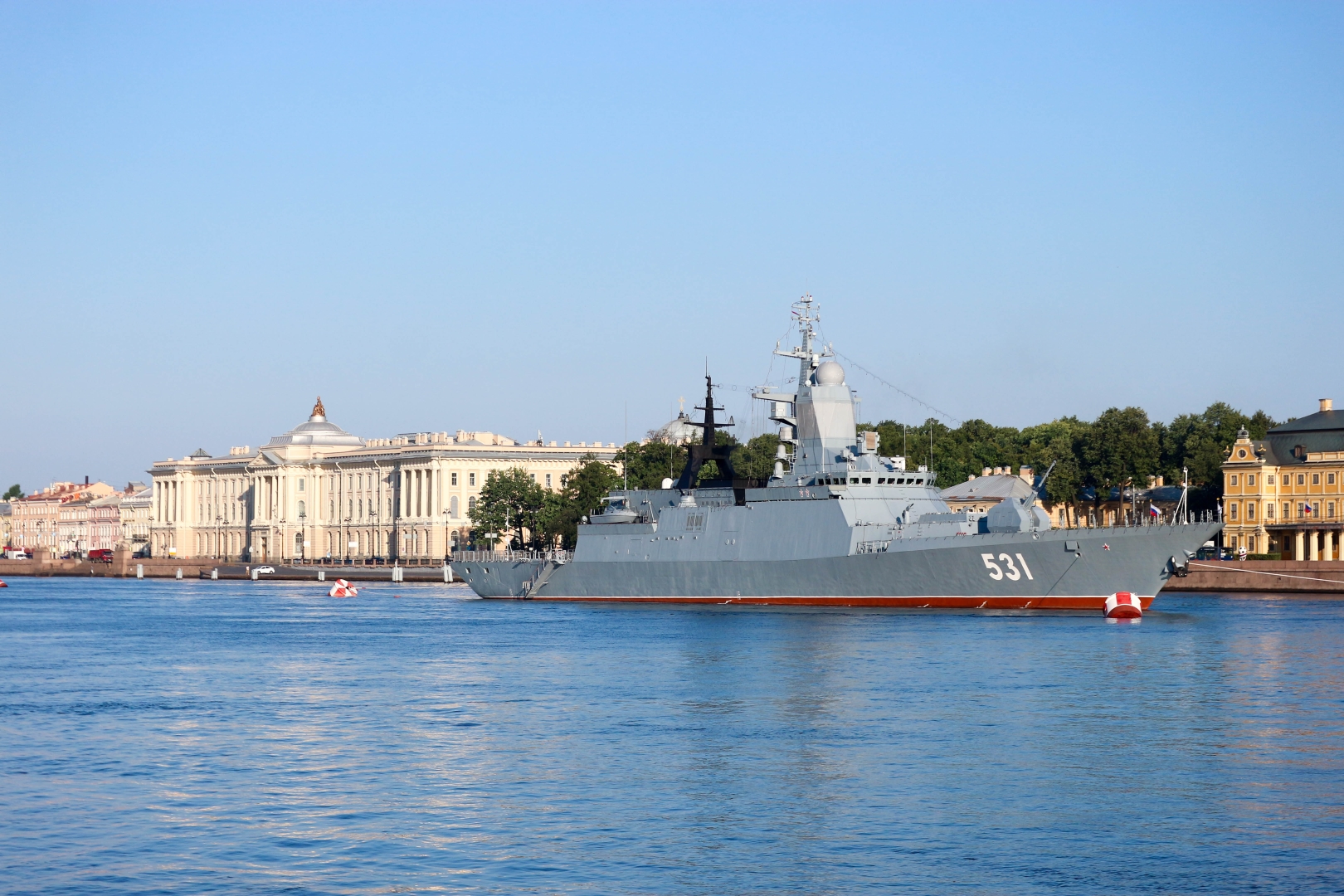 Смотр военного флота с борта теплохода со скидкой до 66%
