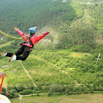 Индивидуальная экскурсия в Скайпарк, форелевое хозяйство и Ахштырскую пещеру Индивидуальная экскурсия в Скайпарк, форелевое хозяйство и Ахштырскую пещеру со скидкой 20%