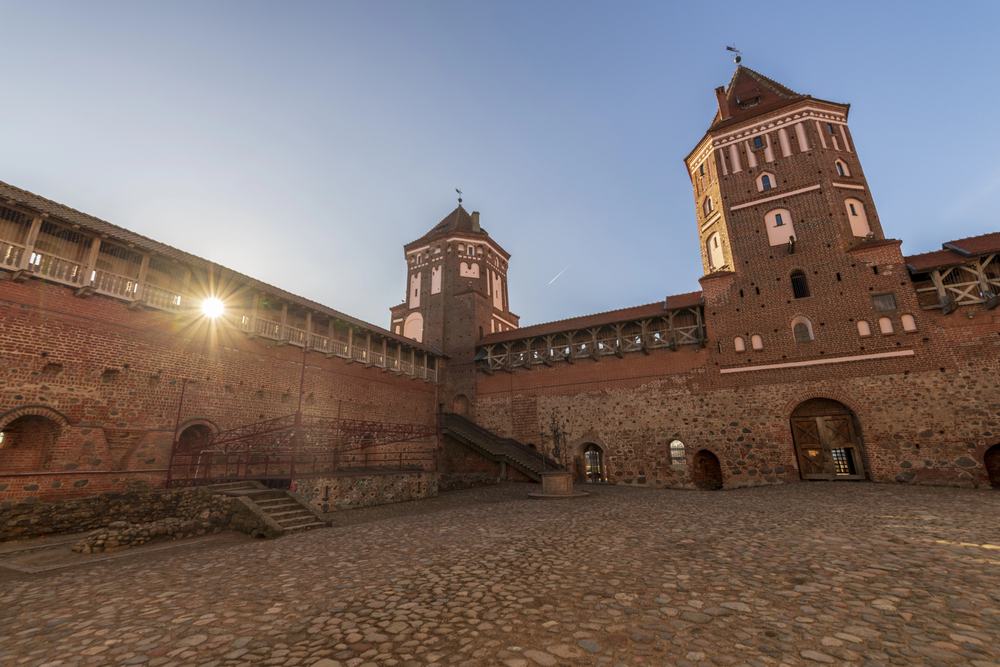 Индивидуальная экскурсия по Мирскому и Несвижскому замкам со скидкой 20%