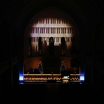 Концерт при свечах «Бах. Токката и фуга ре минор. Моцарт. Маленькая ночная серенада. Григ. Из времен Хольберга» со скидкой 40%