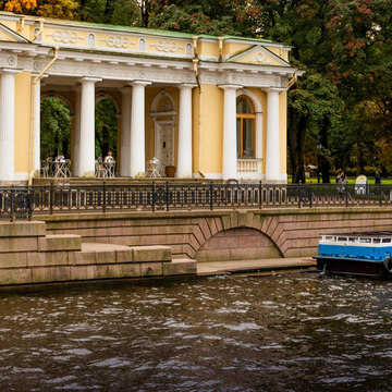 Дневная прогулка «Каналы Северной столицы» на однопалубном теплоходе