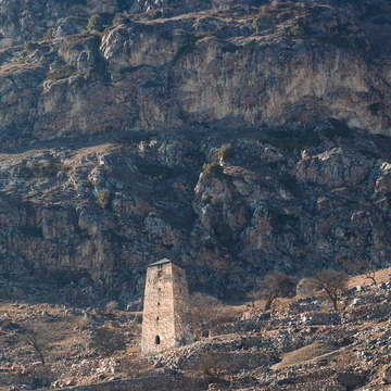 Автобусная экскурсия «Романтика Кабардино-Балкарии: Чегемские водопады, Голубое озеро, средневековые башни» в мини-группе со скидкой 20%