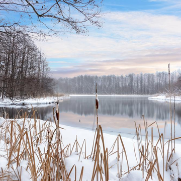 Автобусно-пешеходная экскурсия на Голубые озёра с посещением водопада и источника