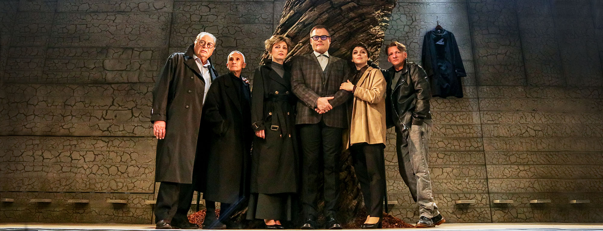 Премьера спектакля «Разговоры после погребения» с Евгением Дятловым в театре «Маска» со скидкой 20%
