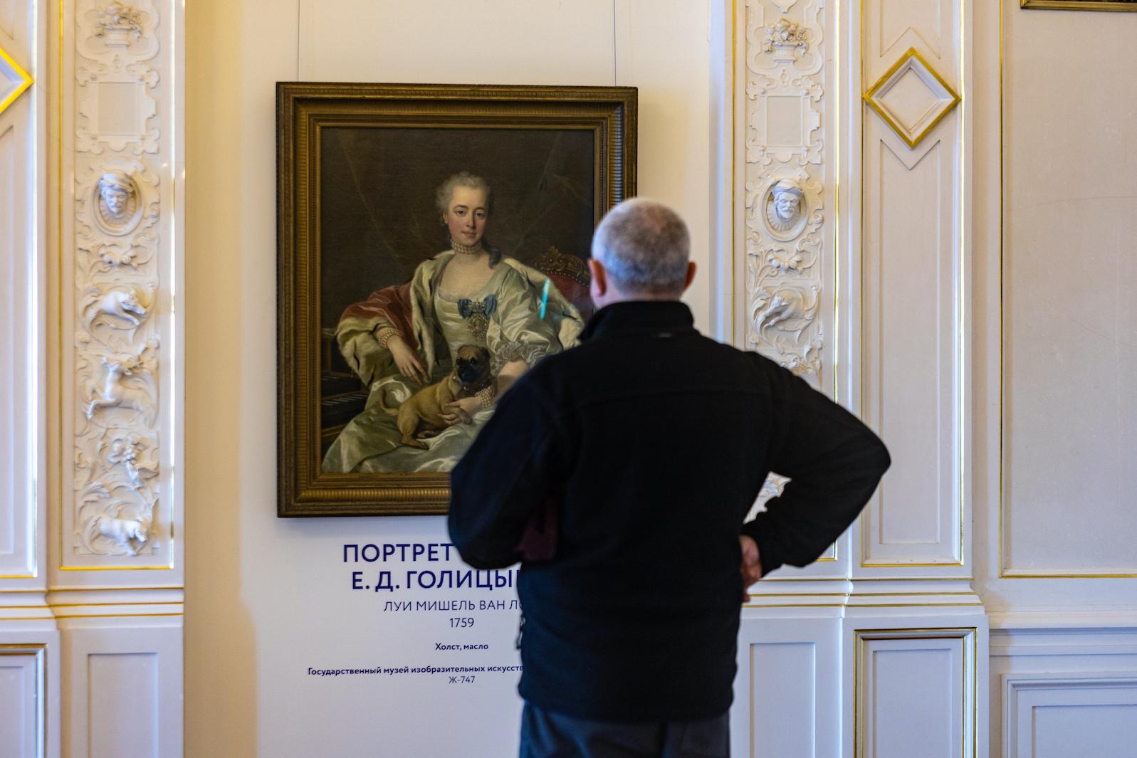 «Веди родителей в музей»: скидки в Эрмитаж, Русский музей, театры