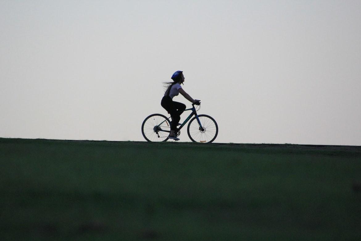 Драмеди-спектакль «Бог ездит на велосипеде» со скидкой 30%