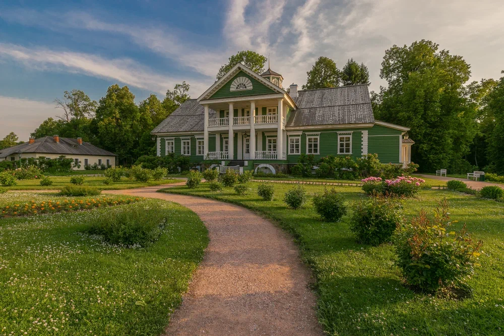 Однодневный тур в мини-группе «Пушкинские Горы, "Тригорское" и подвесные мосты города Остров» Однодневный тур в мини-группе «Пушкинские Горы, "Тригорское" и подвесные мосты города Остров»