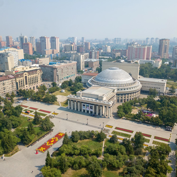 Групповая пешеходная экскурсия «Шаг за шагом» Групповая пешеходная экскурсия «Шаг за шагом»