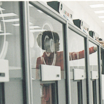 Кинопоказ «Модернизм, Inc.» на Новой сцене Александринского театра Кинопоказ «Модернизм, Inc.» на Новой сцене Александринского театра