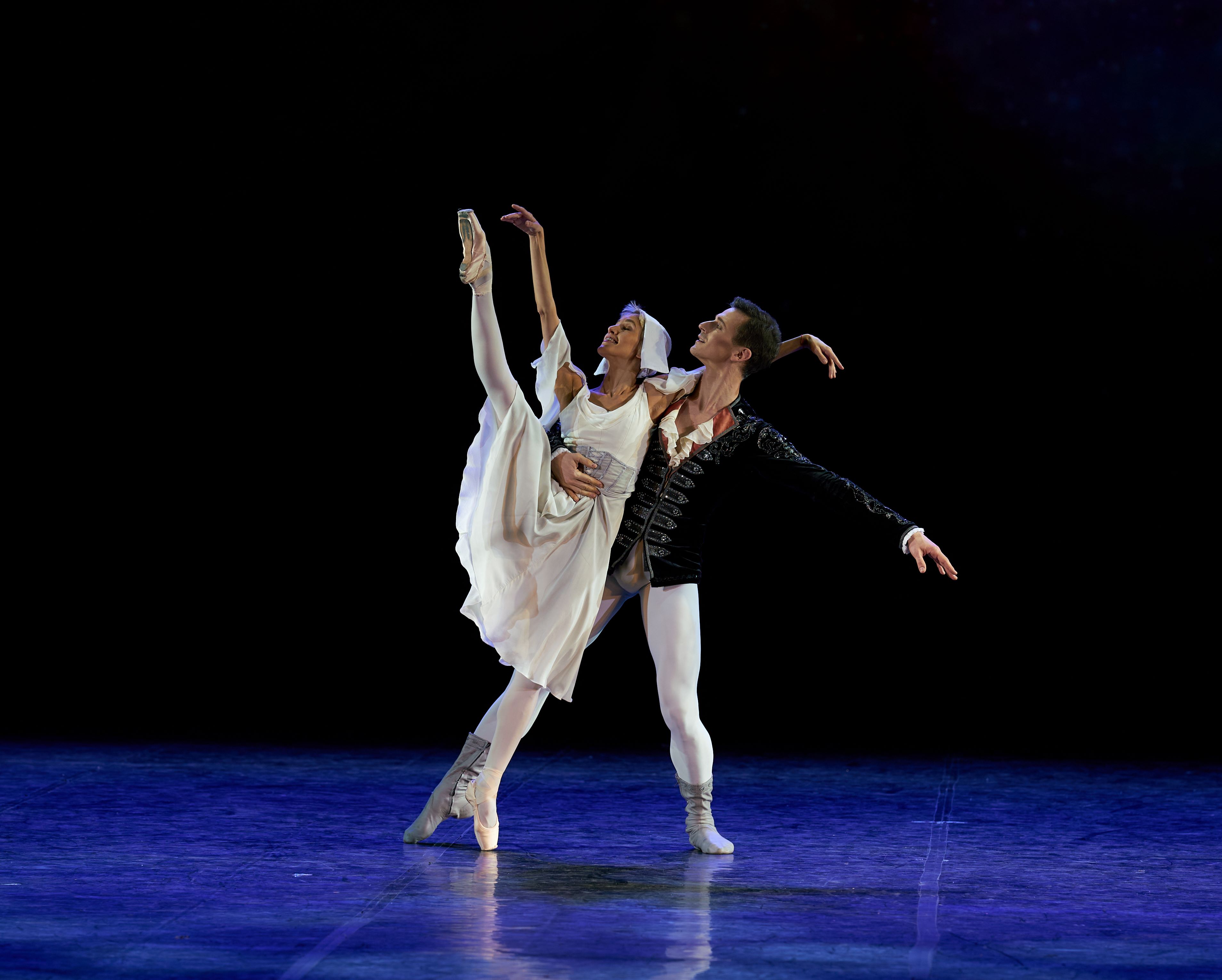 Премьера балета «В поисках Золушки» во дворце Белосельских-Белозерских со скидкой 40%