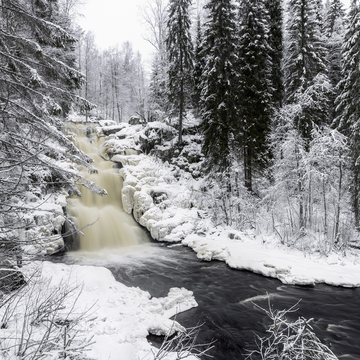 Двухдневный тур «Рускеала, водопады, берег Ладоги» со скидкой до 44%