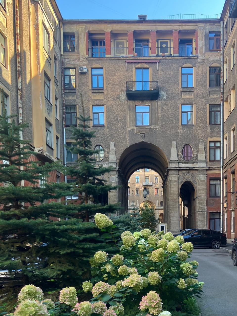 Уникальная экскурсия «Толстовский дом: прогулка от Рубинштейна до Фонтанки»  с Леонидом Колотило со скидкой 22%