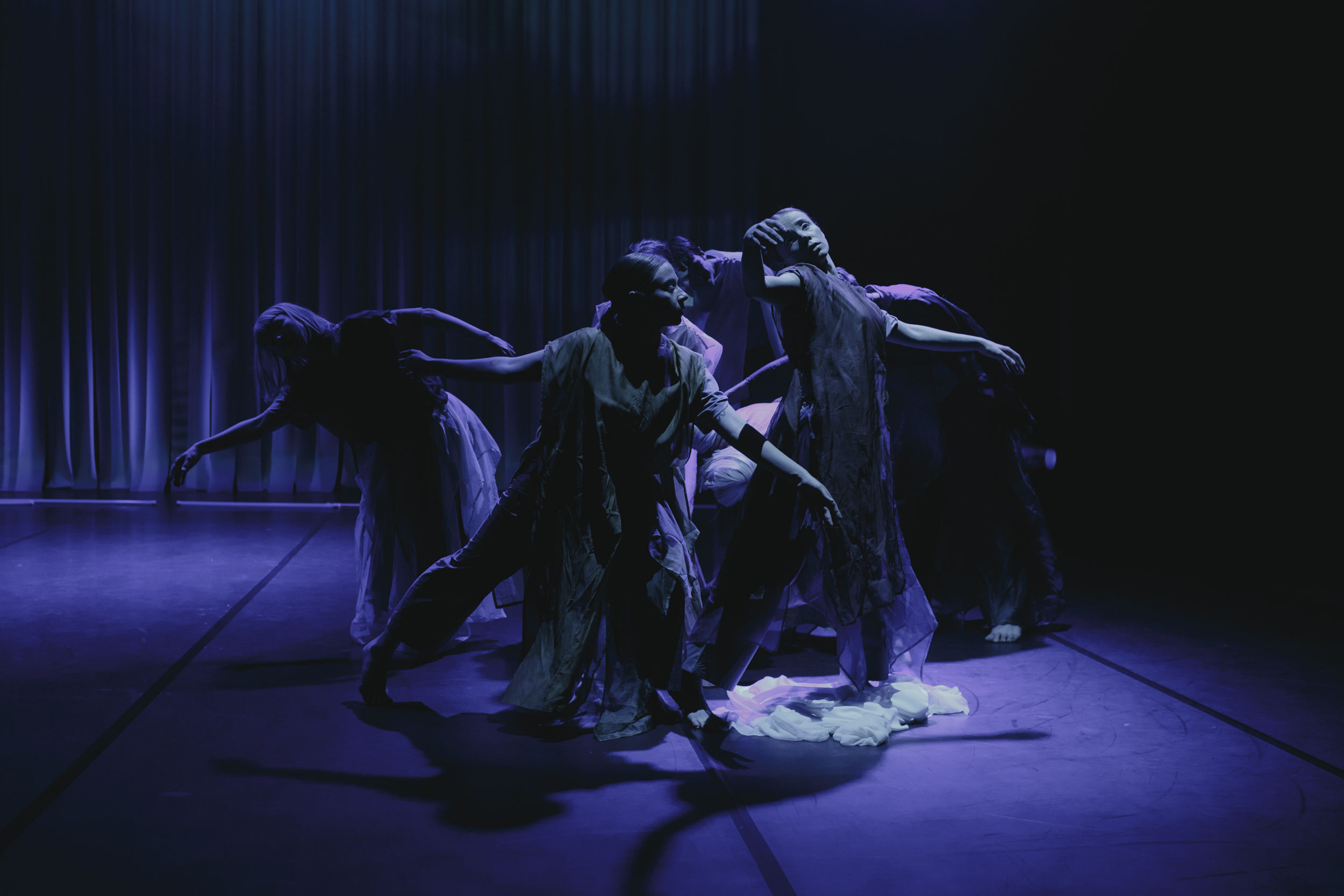 Танцевальный спектакль «Твоими глазами» труппы «Антон тут рядом» на Новой сцене Александринского театра