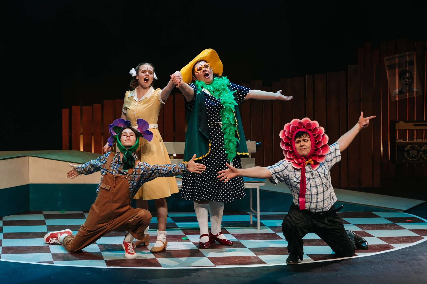 Музыкальный спектакль «Про девочку и цветок» Музыкальный спектакль «Про девочку и цветок» со скидкой 30%