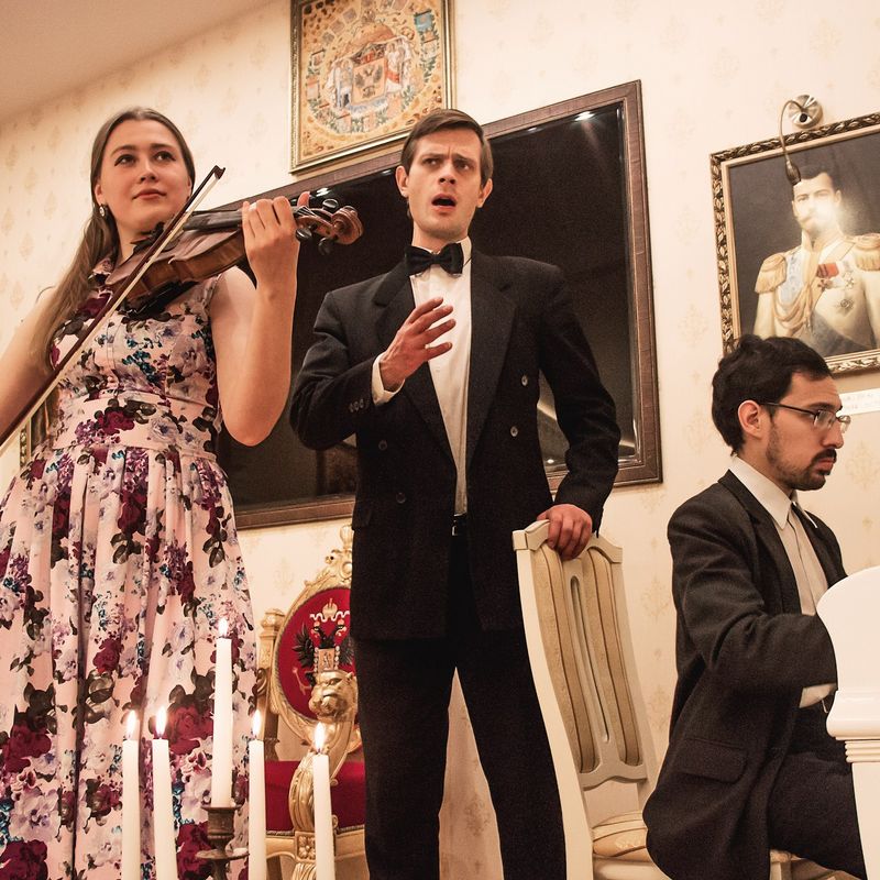 Му­зыкаль­ный ве­чер «Кон­церт, му­зей, фур­шет в До­ме Ро­мано­вых»